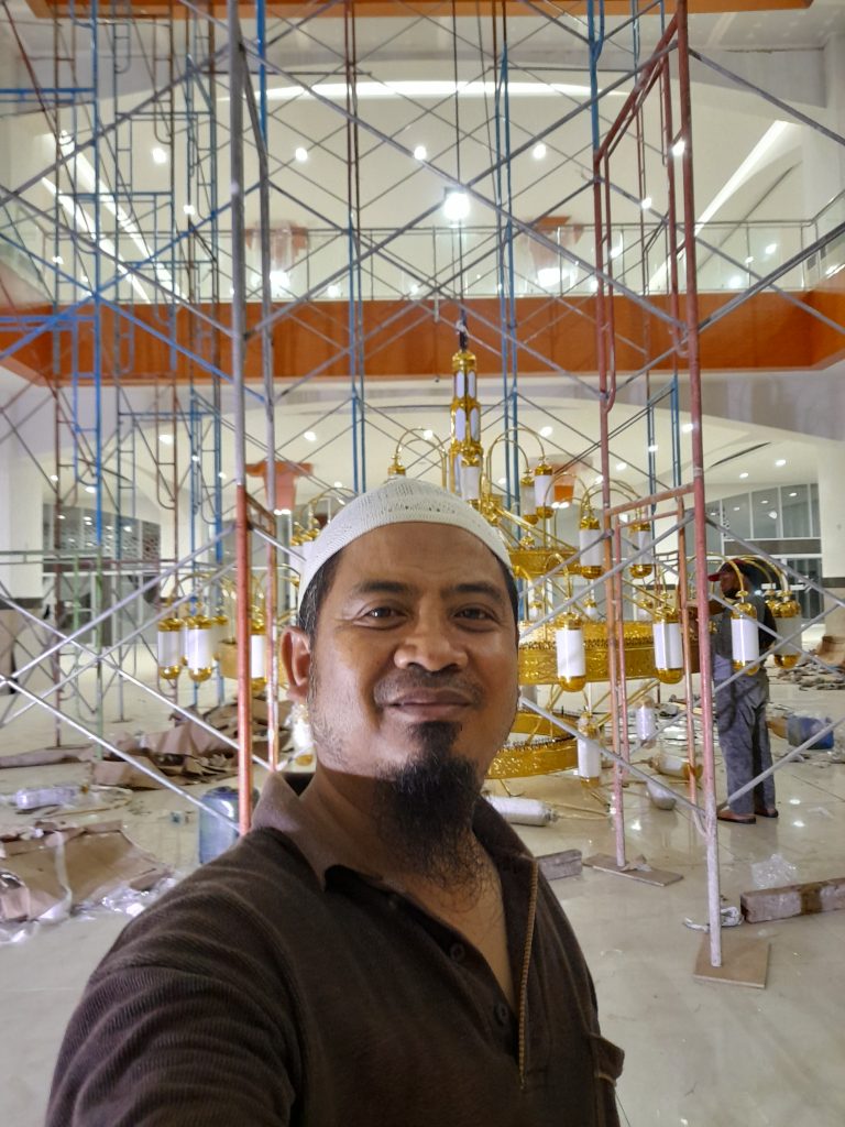 Replika Lampu Nabawi Masjid Universitas Negeri Malang