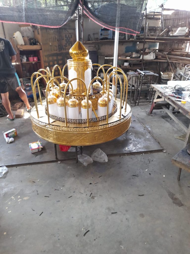 Replika Lampu Nabawi di Masjid Darurrozaq Bogor