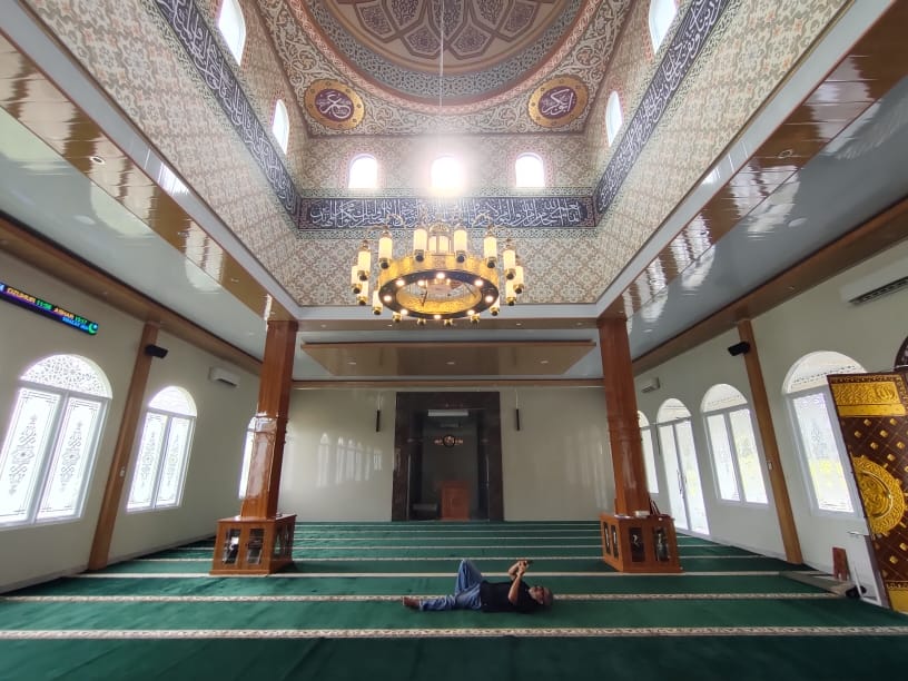 Lampu Masjid Nabawi di Masjid Al Furqan Padang Pariaman